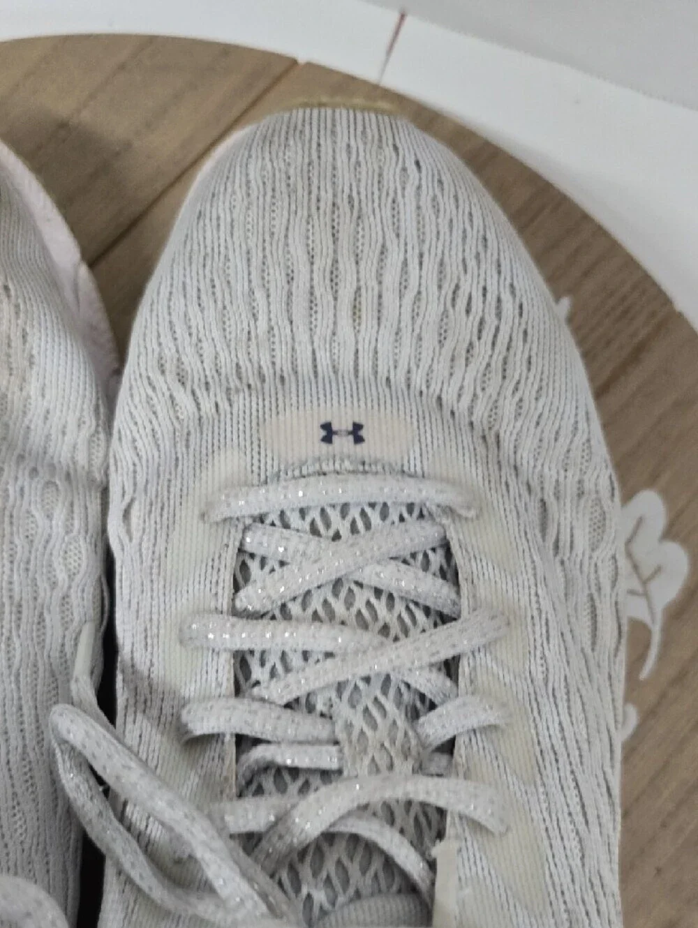Under Armour Men's Light Gray Running Sneakers Size 9